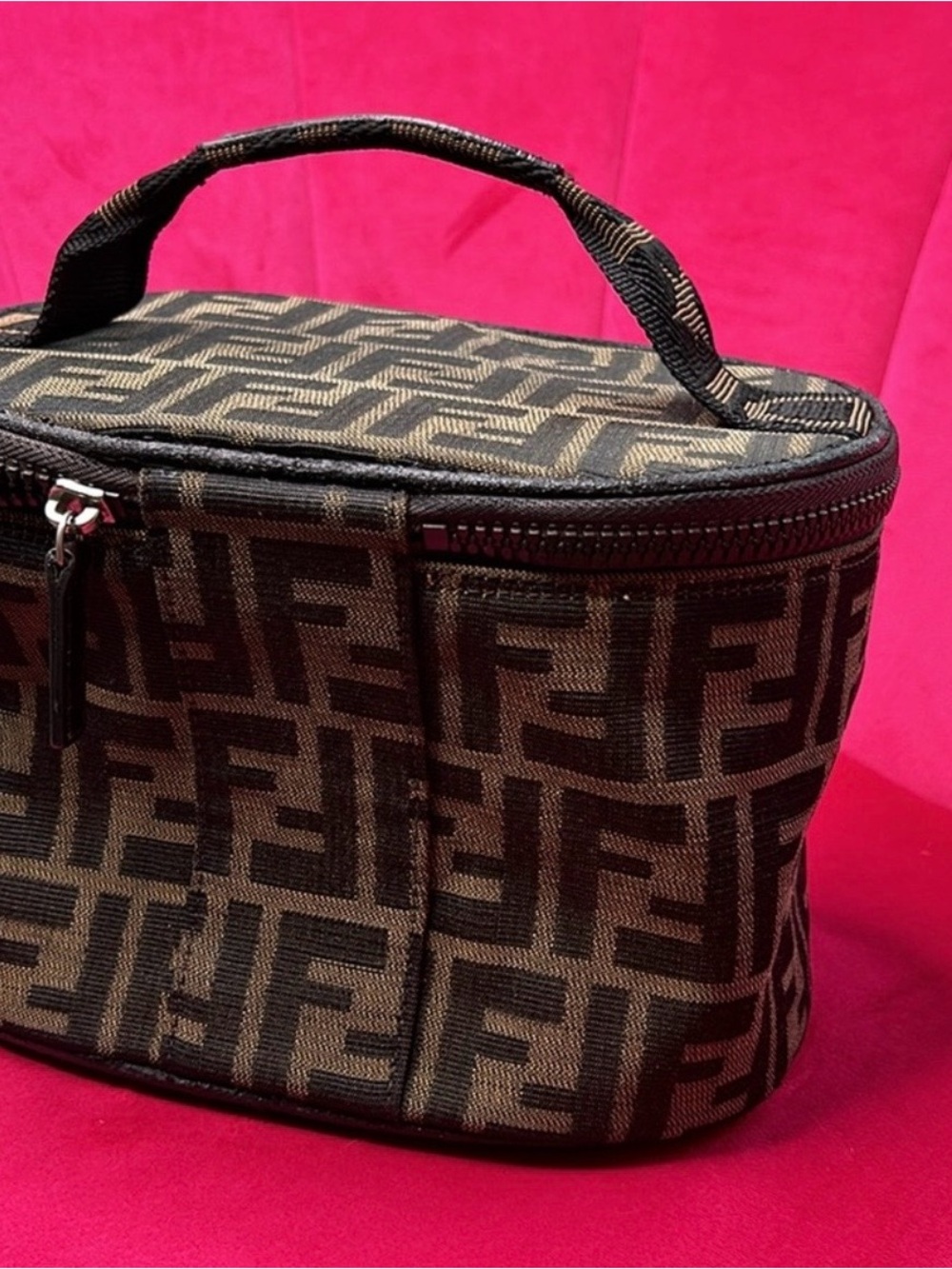 AUTHENTIC Fendi Zucca Print Travel/Cosmetic Bag - Picture 3 of 10